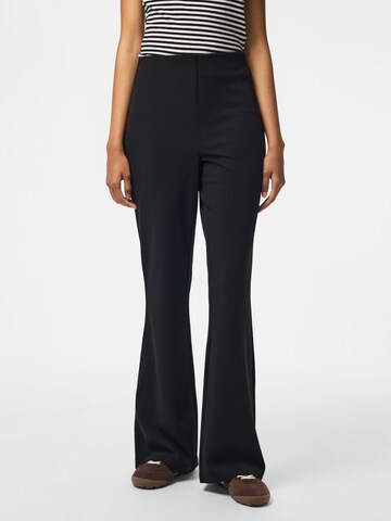 PIECES Flared Leggings 'BILLIE ' in Zwart: voorkant