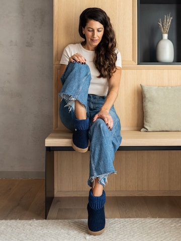 Gottstein Slippers 'Hüttenschuhe Dakota' in Blue: front