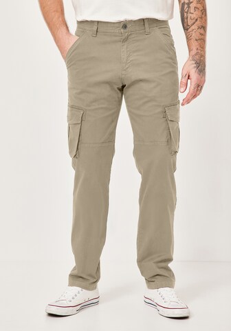 REDPOINT Regular Cargo Pants in Beige: front