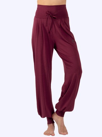 Magadi Loose fit Workout Pants 'Florence' in Red