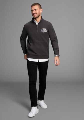 DELMAO Sweatshirt in Grey