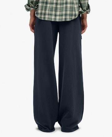 Wide Leg Pantalon 'Athletic Essentials' Superdry en bleu