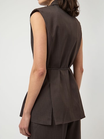 Gilet de costume 'YASShimma' YAS en marron