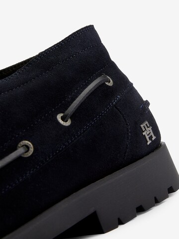 TOMMY HILFIGER Chukka boots i blå