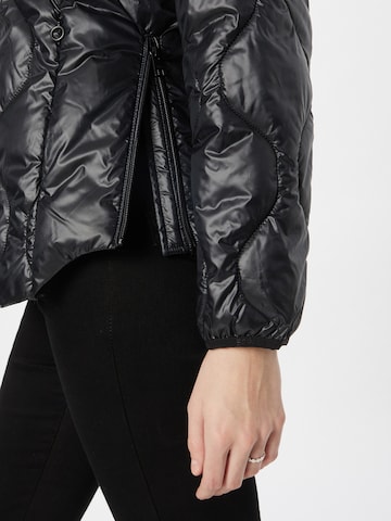 ESPRIT Jacke in Schwarz