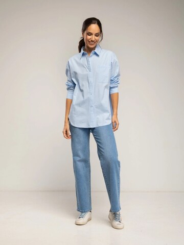 Tantra Shirt 'Camisa oversize con bolsillo delantero' in Blauw
