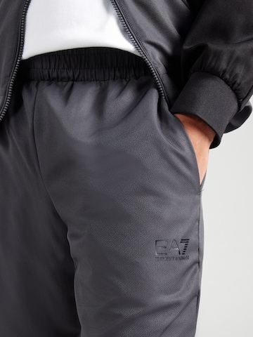 Survêtement EA7 Emporio Armani en gris