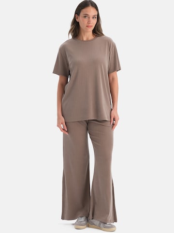 Wide leg Pantaloni di Dagi in marrone: frontale