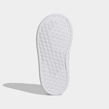 ADIDAS ORIGINALS Trampki 'Advantage' w kolorze biały