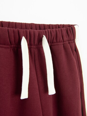 Cool Club - Loosefit Calças em vermelho