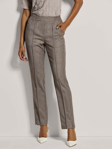 Effilé Pantalon MADELEINE en marron : devant