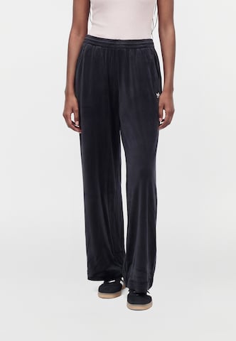 ADIDAS ORIGINALS Loosefit Παντελόνι 'ESS' σε μαύρο: μπροστά