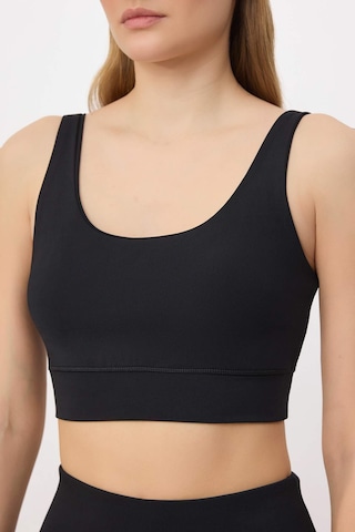 Trendyol Top in Black