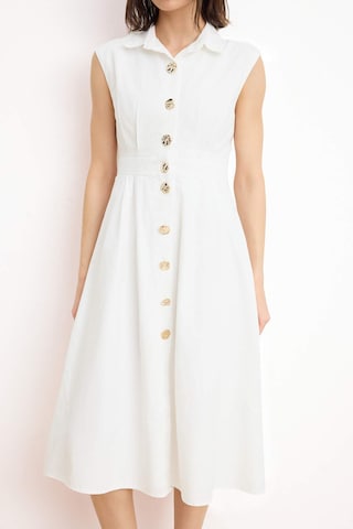 Trendyol - Vestido en blanco
