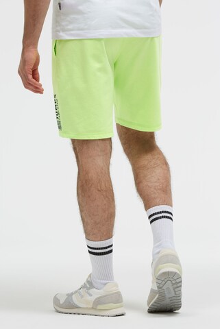 CAMP DAVID Regular Pants in Green