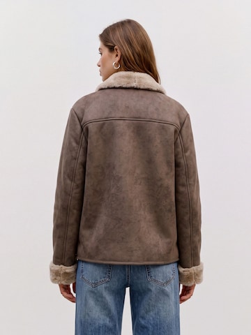 VERO MODA Between-Season Jacket 'VMNIA' in Brown
