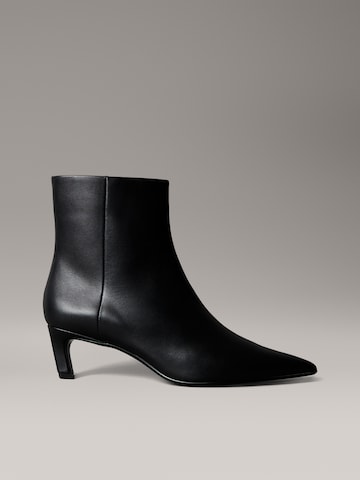 Calvin Klein - Botas de tobillo 'ESS' en negro: frente