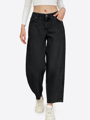 Imily Bela Baggy Jeans in Black: front