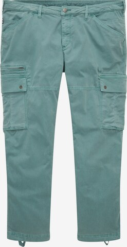 TOM TAILOR Men + Regular Cargo trousers in Green: front