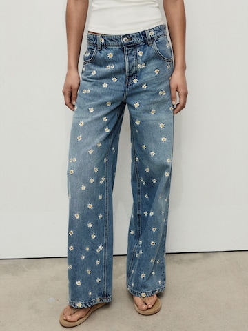 Wide leg Jeans 'MASSY' de la MANGO pe albastru: față