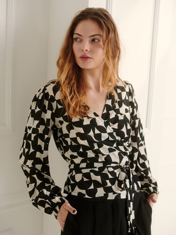 Guido Maria Kretschmer Women Blouse 'Genia' in Black: front