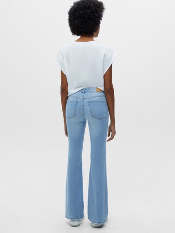 Pull&Bear Flared Jeans in Blauw