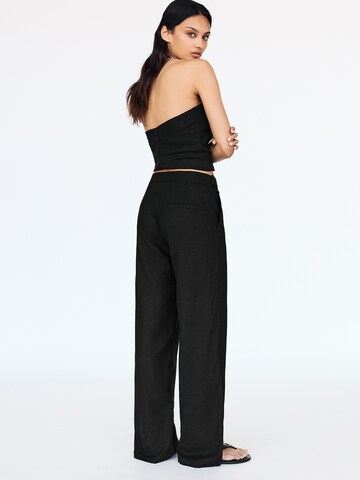 Loosefit Pantaloni di Pull&Bear in nero