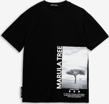 OVER STREET - Camisa 'Camiseta negra madula tree oversized tee' em preto: frente