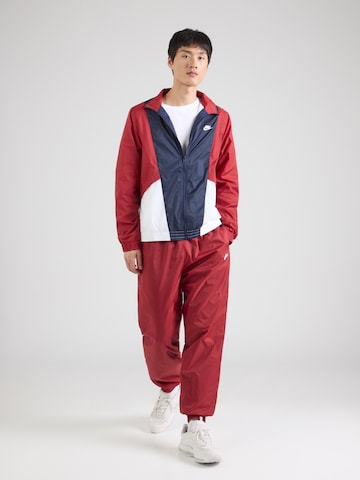 Nike Sportswear - Fato de jogging 'CLUB' em vermelho: frente