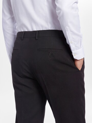 Regular Pantalon à plis Finshley & Harding en noir