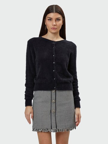 Influencer Strickjacke 'Fluffy' in Schwarz: Vorderseite