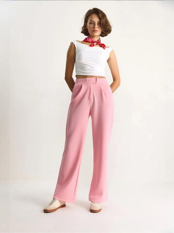 Loosefit Pantalon à pince Bianco Lucci en rose
