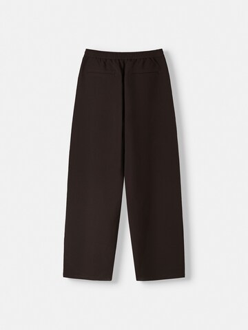 Bershka Loosefit Kalhoty – hnědá