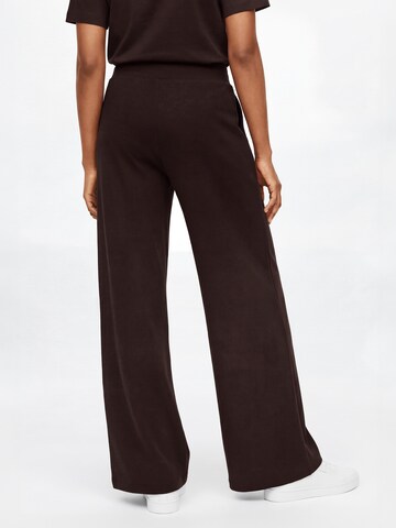 Marie Lund Pants in Brown