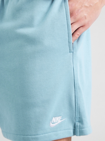 Nike Sportswear Loosefit Kalhoty 'CLUB' – modrá