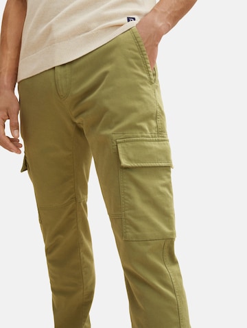 Coupe slim Pantalon cargo TOM TAILOR en vert