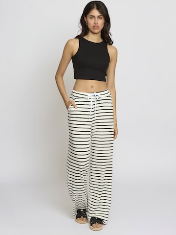 Wide Leg Pantalon 'Sveaa' Lilavie en blanc