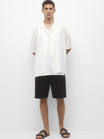 Coupe regular Chemise Pull&Bear en blanc