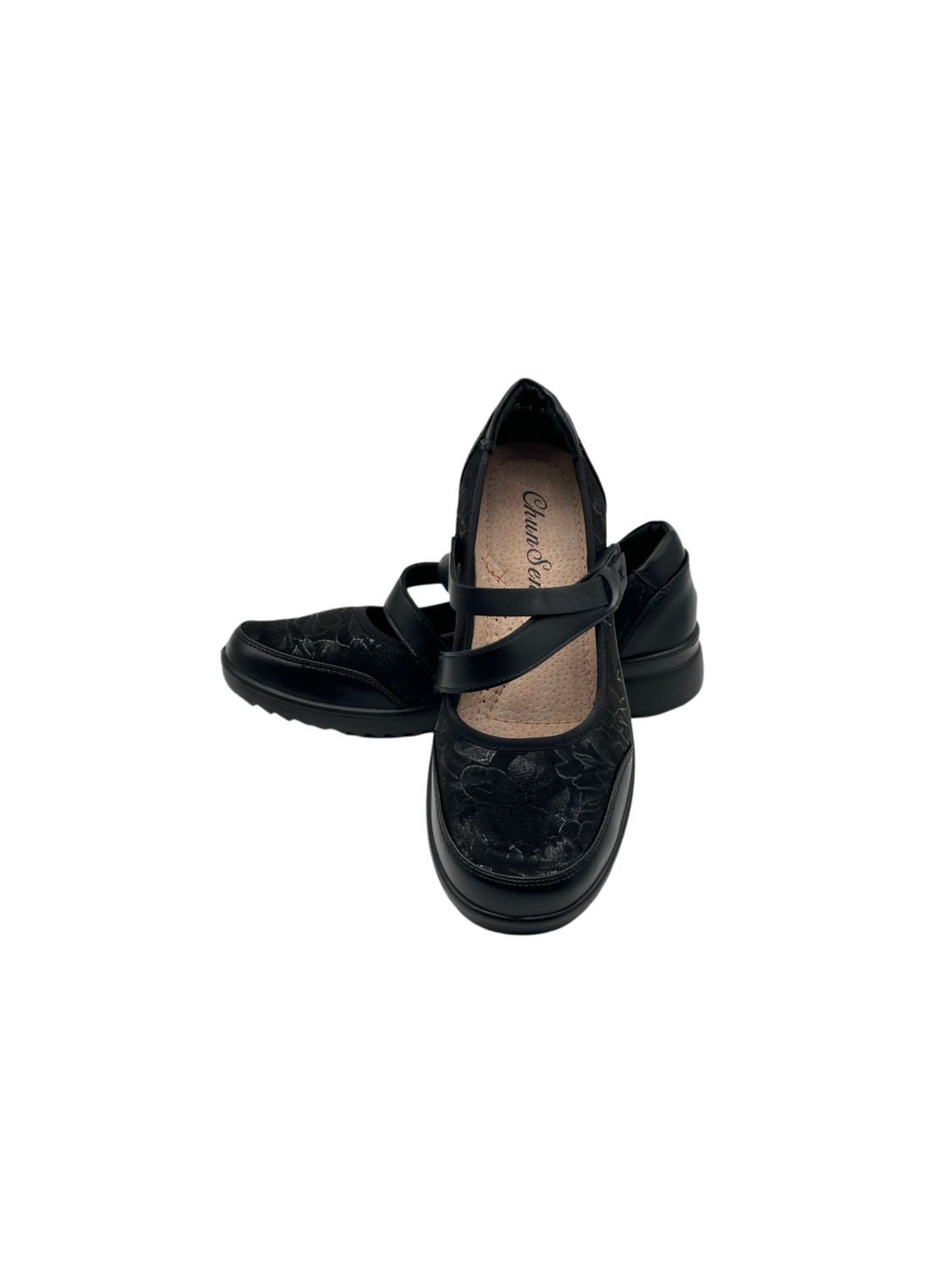 Nowaland Classic Flats in Black