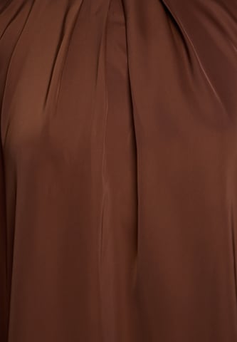 faina - Blusa 'GLOW' em castanho