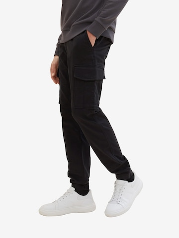 TOM TAILOR Tapered Cargo Pants in Black