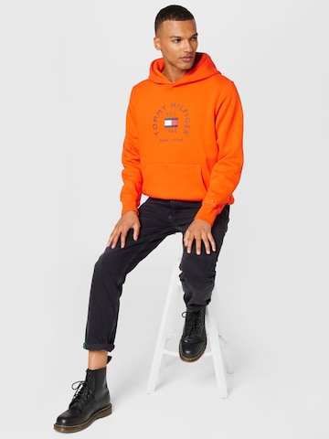 TOMMY HILFIGER Sweatshirt i oransje