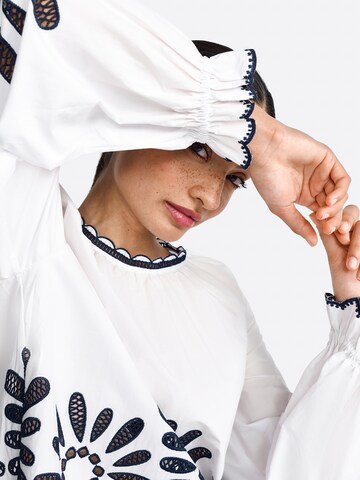 Rich & Royal - Blusa en blanco