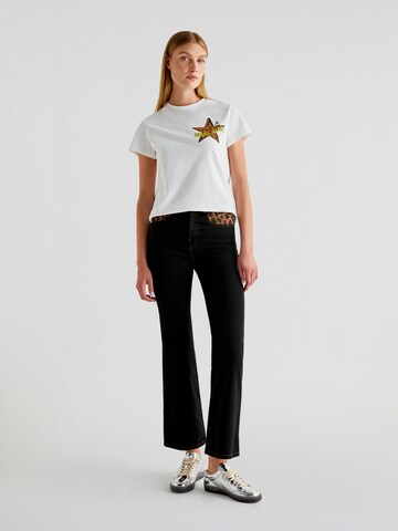 Scalpers Shirt in White: front