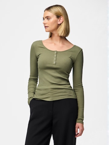 T-shirt 'Kitte' PIECES en vert : devant