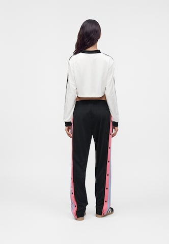 ADIDAS ORIGINALS - Loosefit Pantalón 'ADIBREAK' en negro: atrás