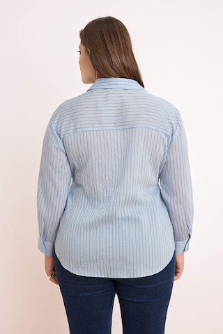 Trendyol Curve - Blusa en azul