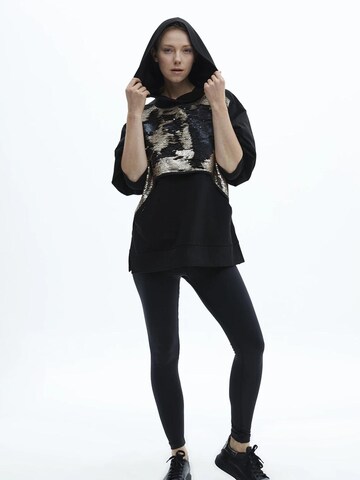 SCR. Sweatshirt 'SHOSIN' in Zwart: voorkant