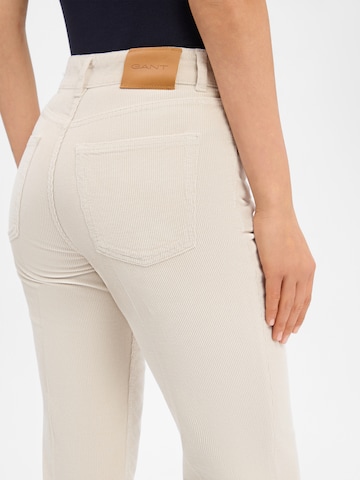 évasé Pantalon GANT en blanc