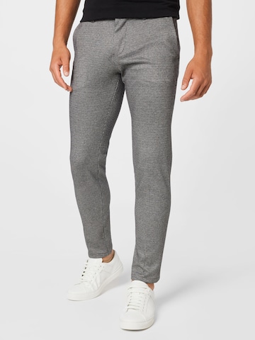 Coupe slim Pantalon 'SIGHT' DRYKORN en gris : devant
